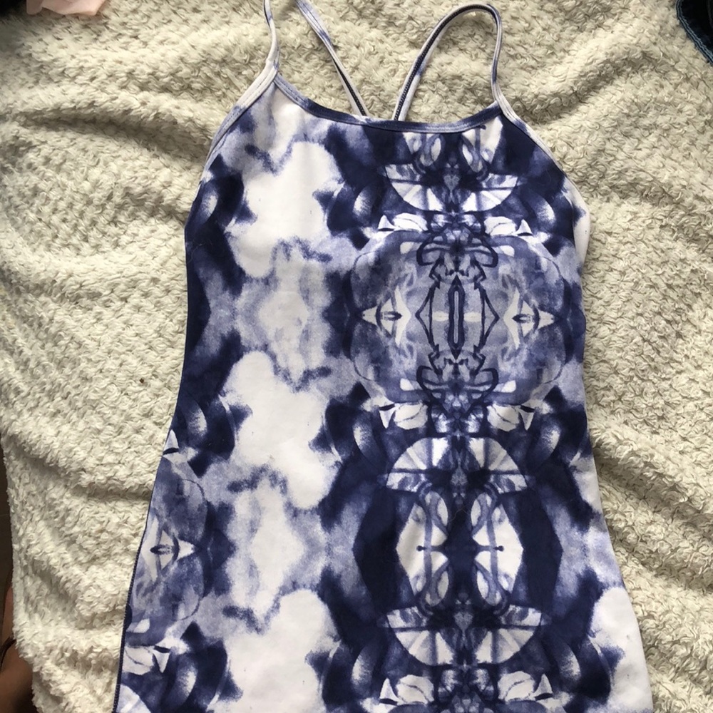 Lululemon top size 2